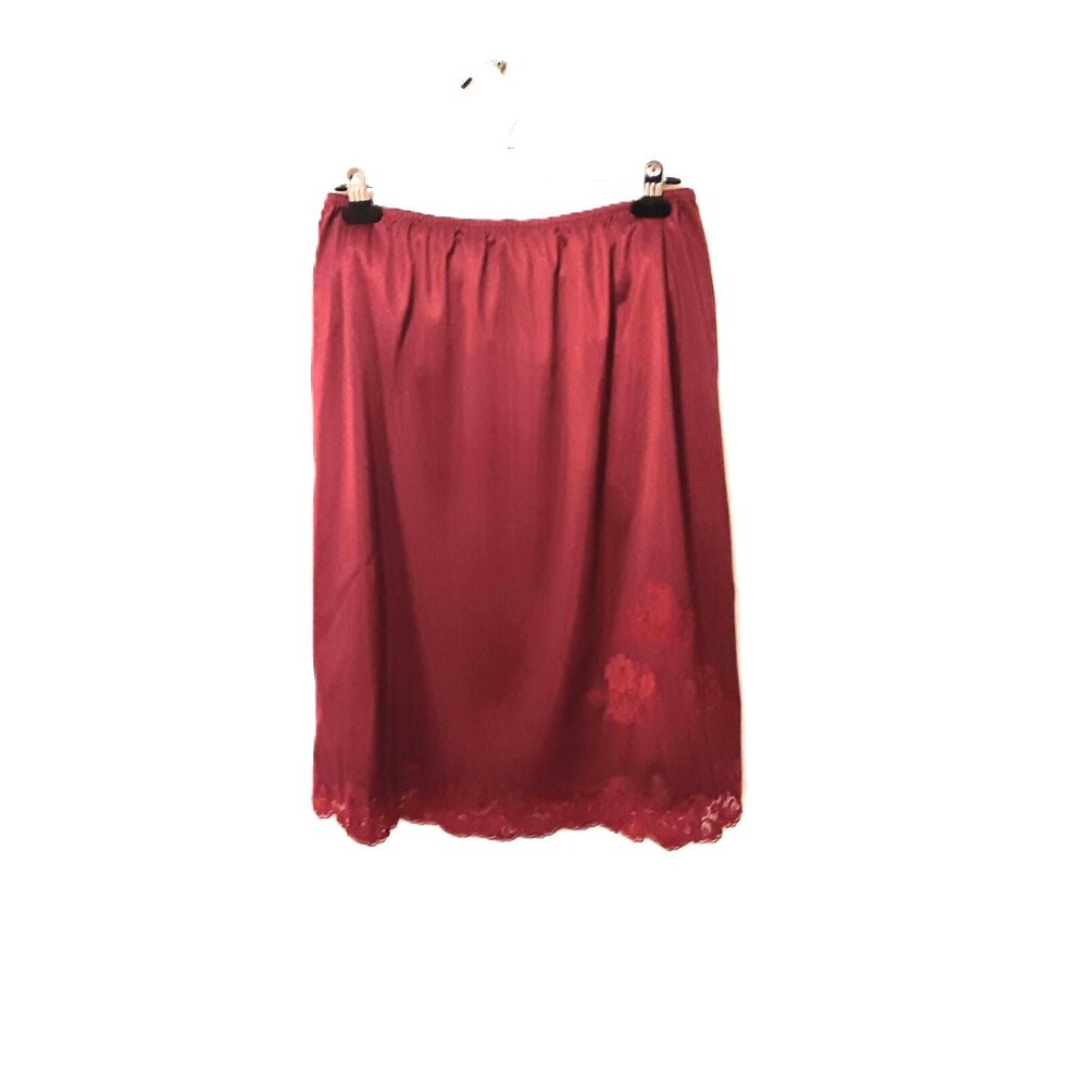 VTG Burgundy Lace Half Slip Infidelle by FashionFit Canada Soft Goth Layering